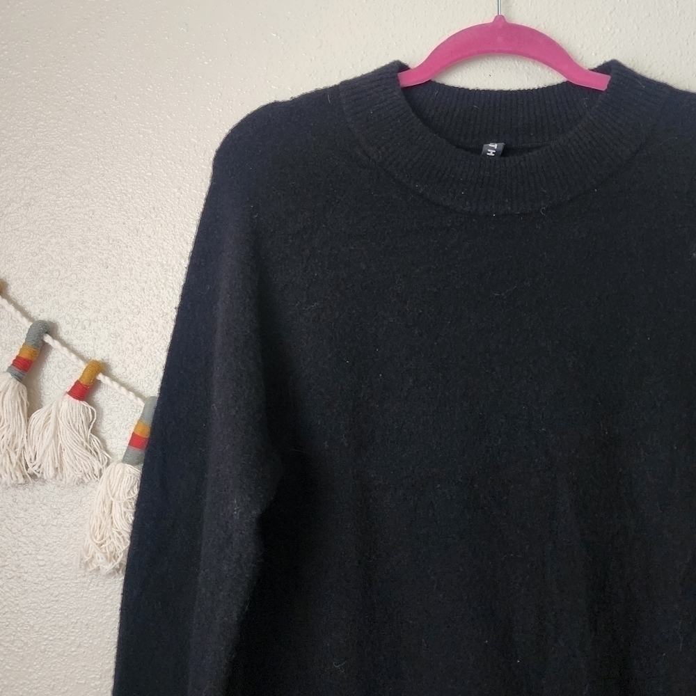 Athleta Black Knit Extra Fine Merino Wool Crewneck Pullover Top Comfort Casual S - Picture 6 of 9